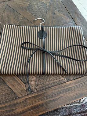 Designs on Travel Large Hanging Toiletry Case Black Tan Stripe Folding Organizer